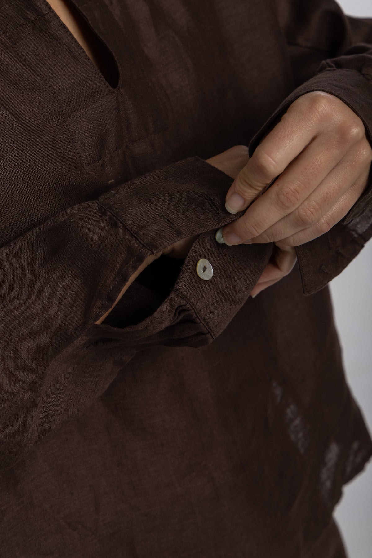 Women`s Dark Mocha Linen V-neck Top