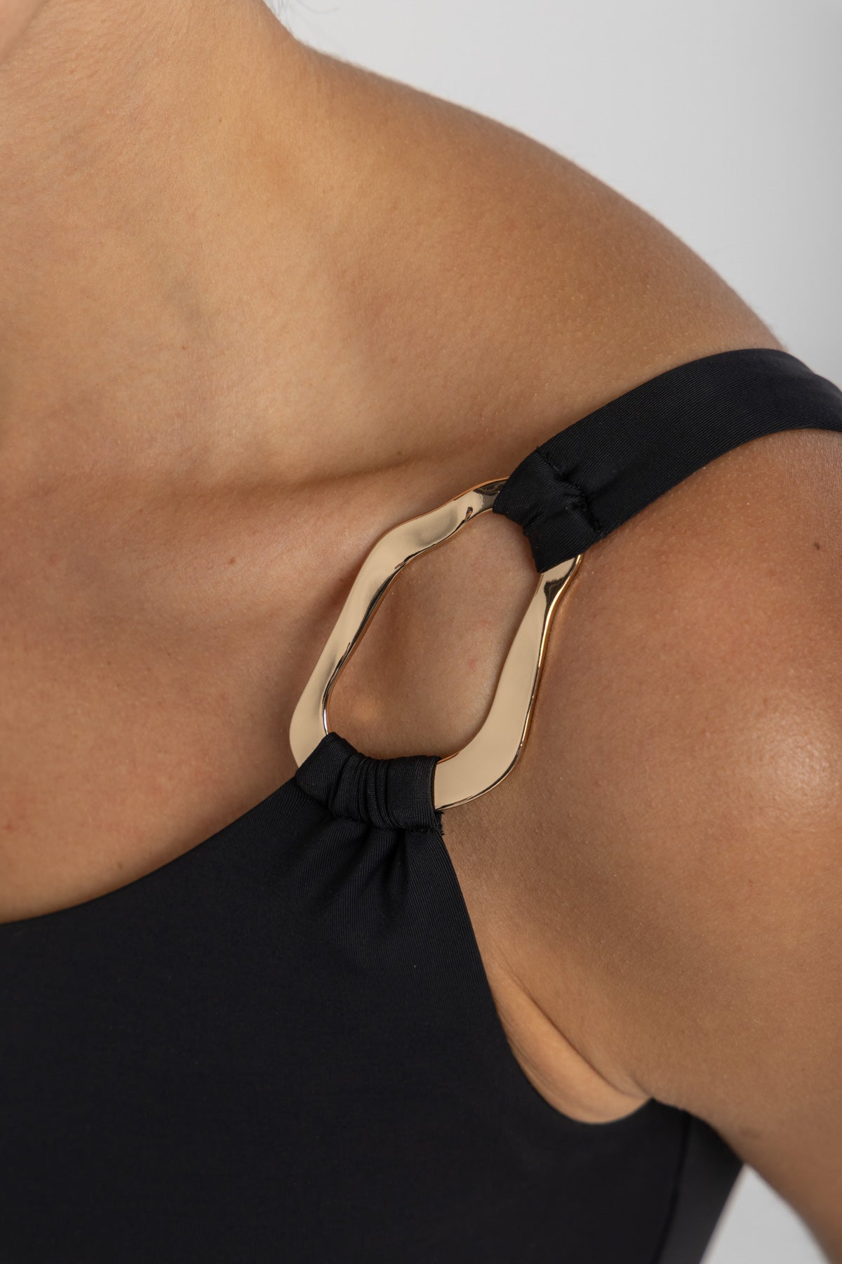 Black Nahla One Piece